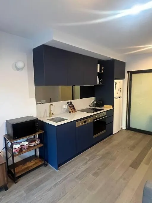 דירות קנברה Cbd - Pool - Sleeps 4 - Parking אוסטרליה